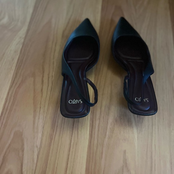 Sarto Devin Pointed Toe Kitten Heel Slingback Pump - Picture 9 of 9